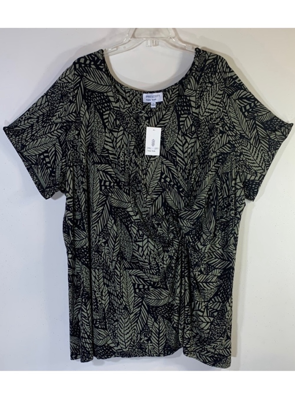 Prescott New York Leaf Print Short Sleeve Tunic Blouse. 5X. NWT.